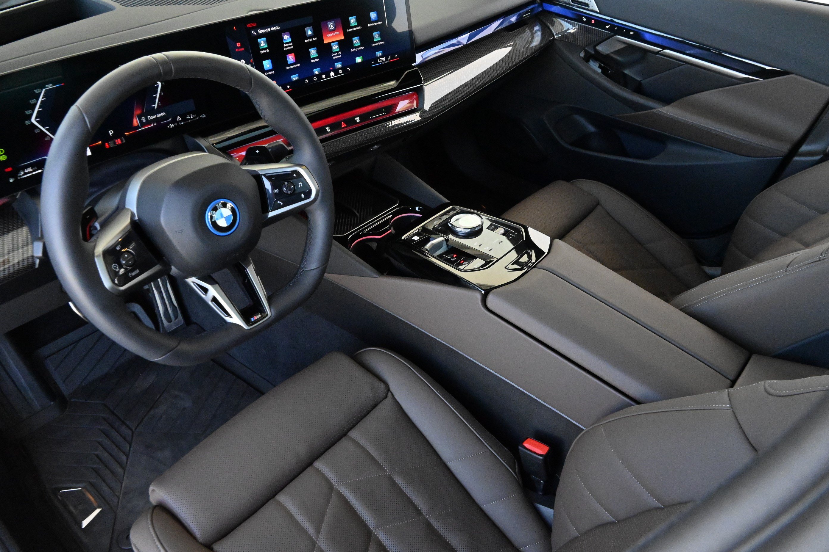 Used 2026 BMW 550e xDrive AWD/4WD image 14