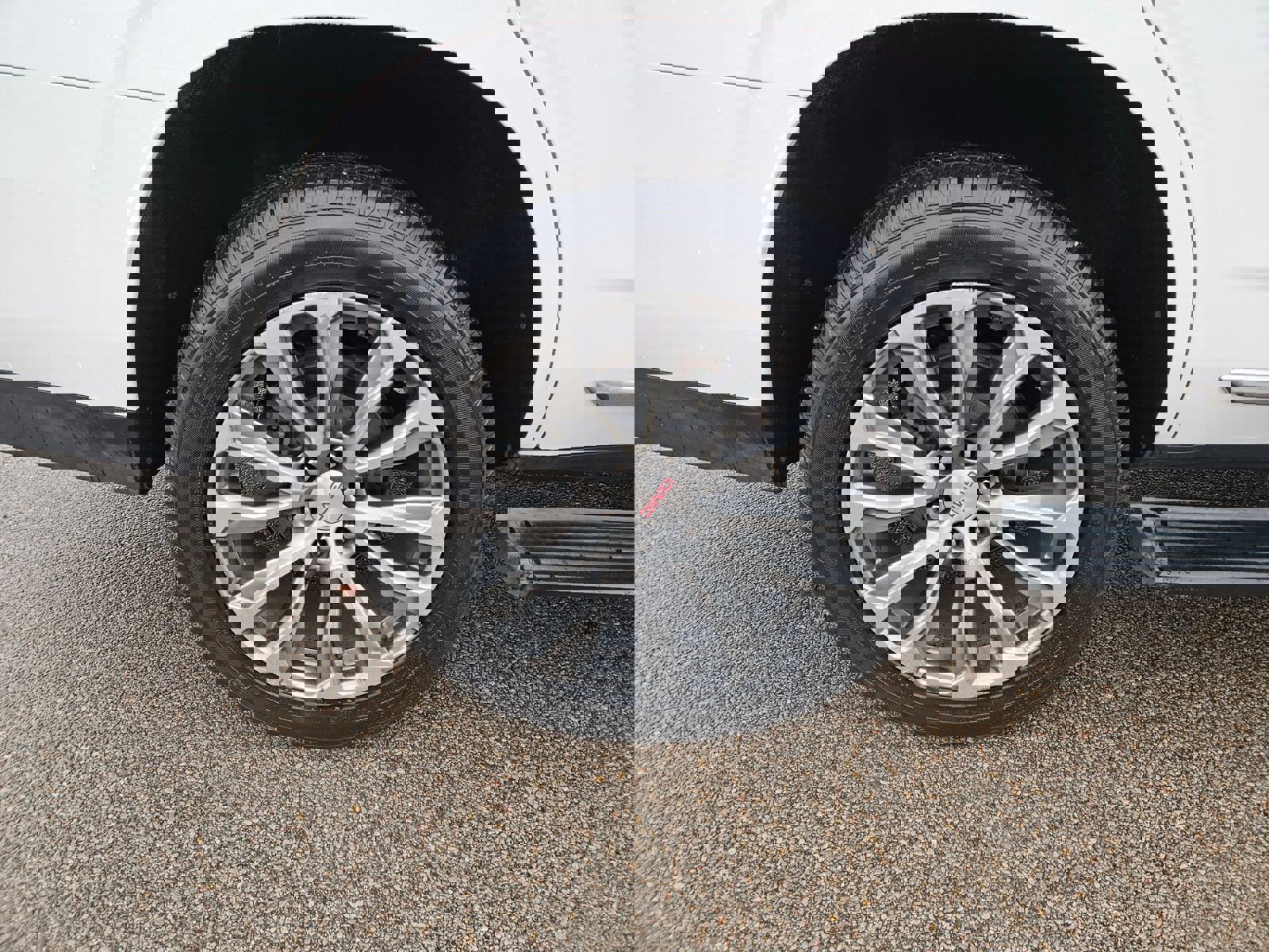 Used 2021 GMC Yukon Denali w/ Denali Premium Package image 33