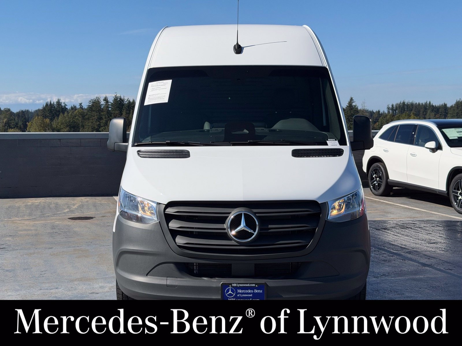 Used 2025 Mercedes-Benz Sprinter 2500 image 2