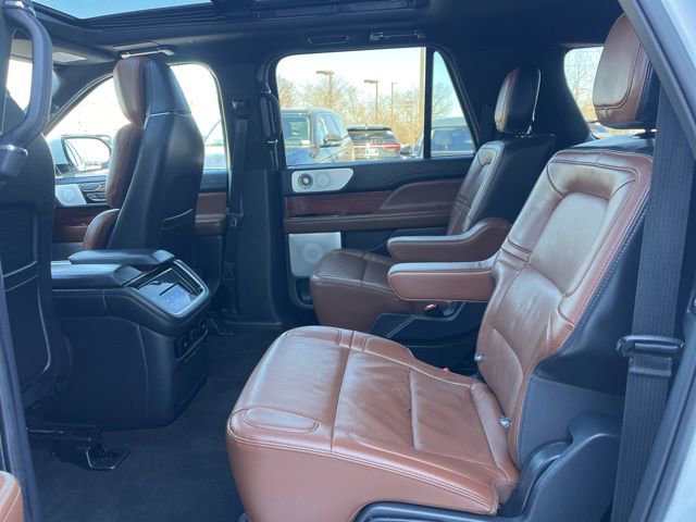 Used 2024 Lincoln Navigator L Reserve image 12