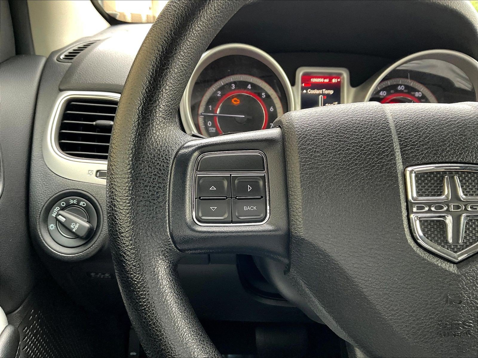Used 2017 Dodge Journey SXT w/ Comfort/Convenience Group FWD image 11