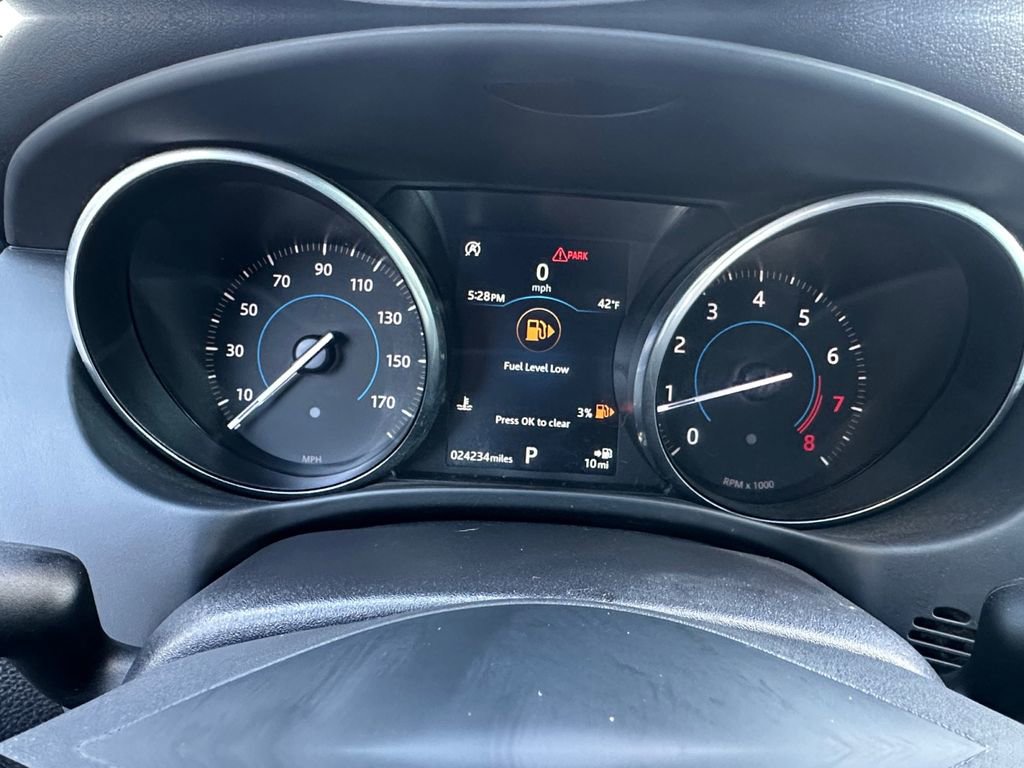 Used 2018 Jaguar XE Premium image 13