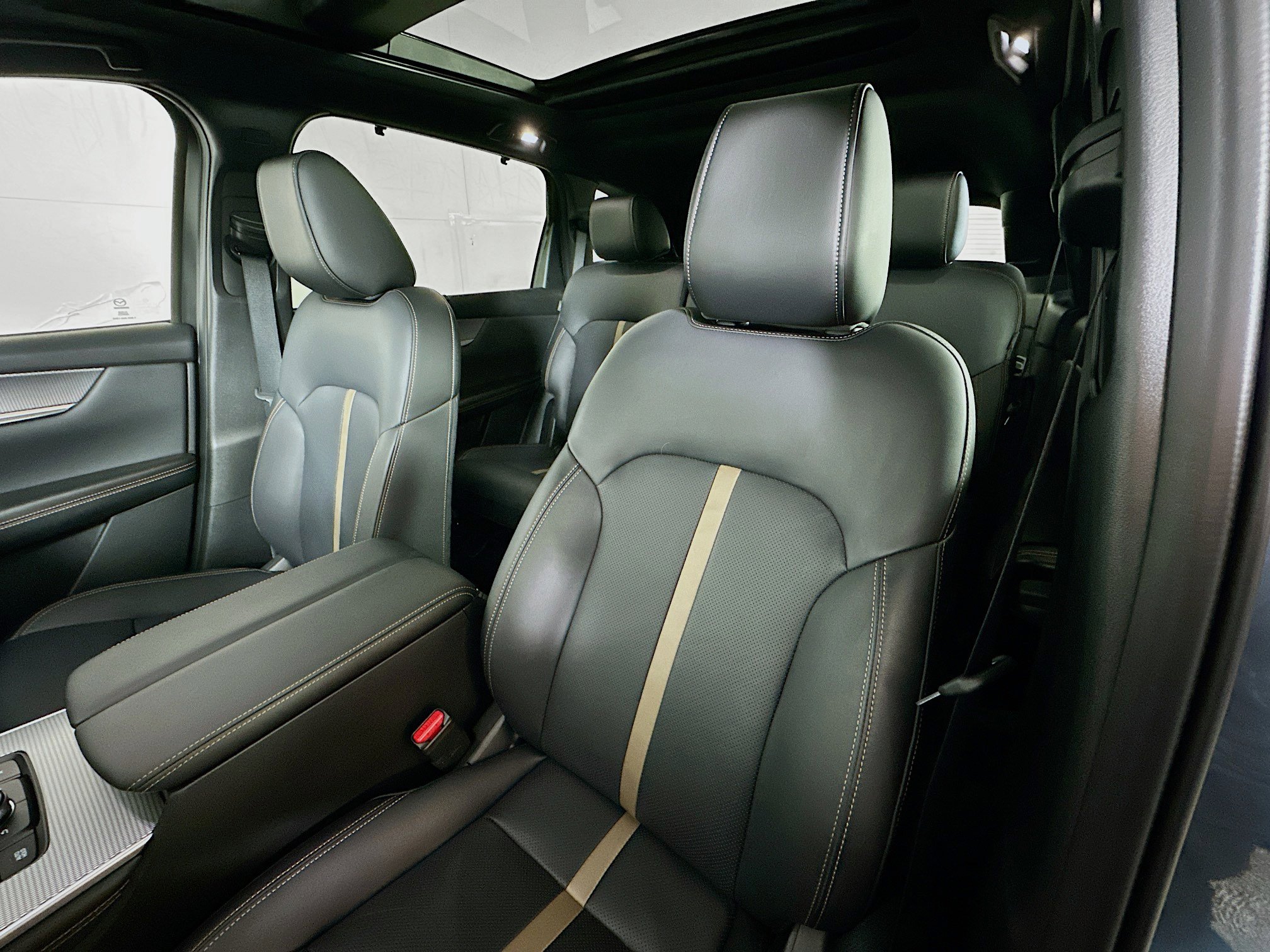 Used 2025 MAZDA CX-70 3.3 Turbo S w/ Premium Package image 20