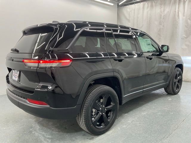 New 2026 Jeep Grand Cherokee Limited w/ Limited Altitude Package AWD/4WD image 7