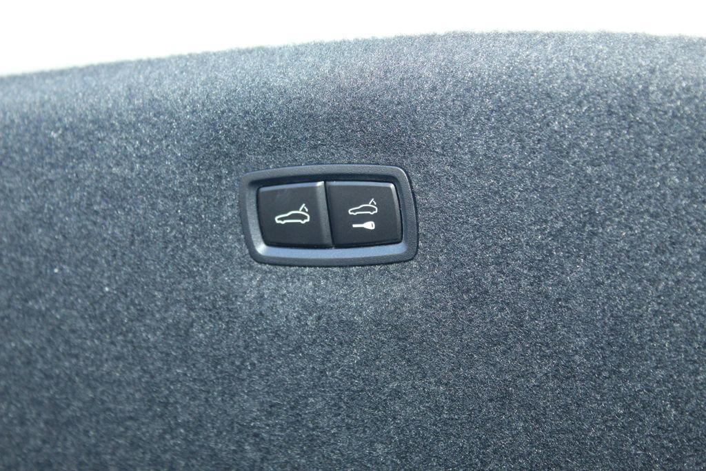 New 2026 Porsche Taycan 4S AWD/4WD image 13
