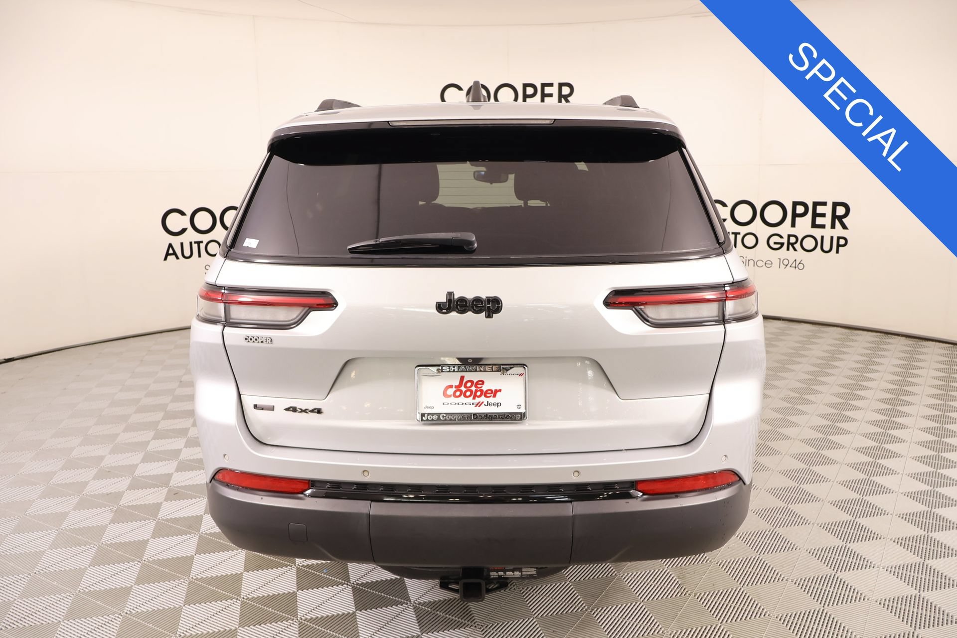 Used 2021 Jeep Grand Cherokee L Laredo AWD/4WD image 22