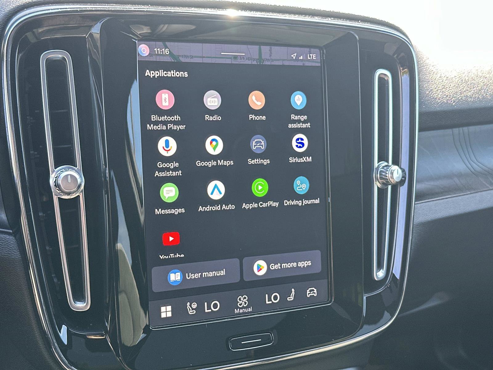 Certified 2023 Volvo C40 P8 Recharge Ultimate image 11