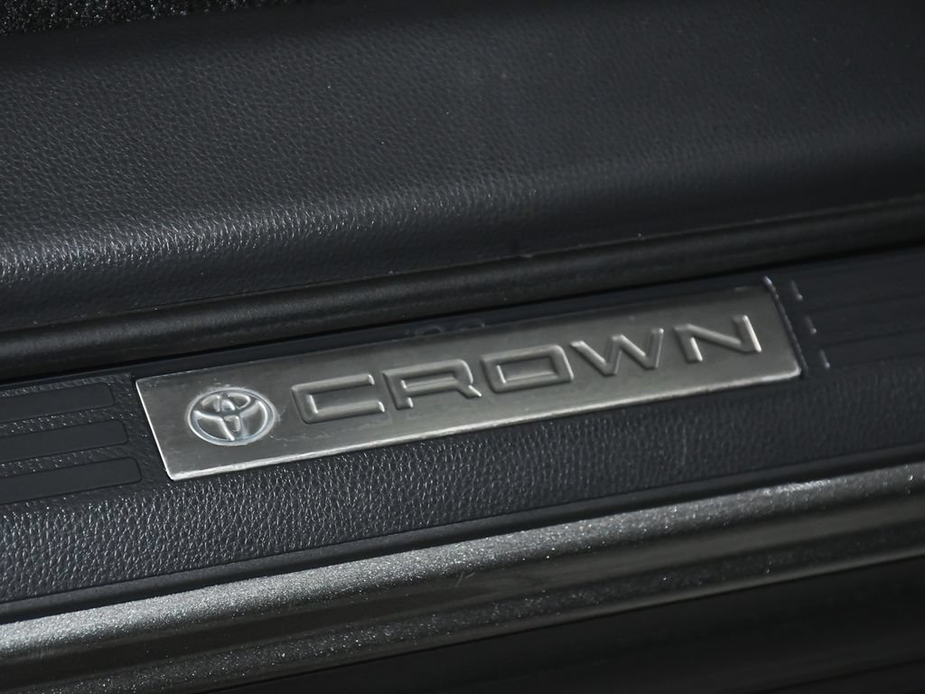 Used 2024 Toyota Crown AWD/4WD image 16