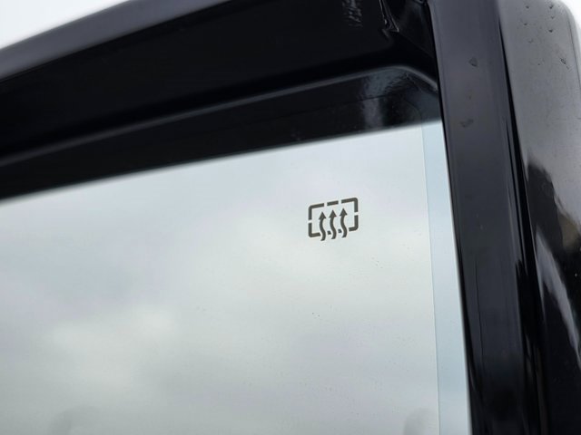 Used 2025 GMC Hummer EV 2X image 28