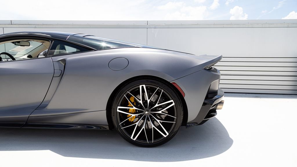 Used 2023 McLaren GT RWD image 11