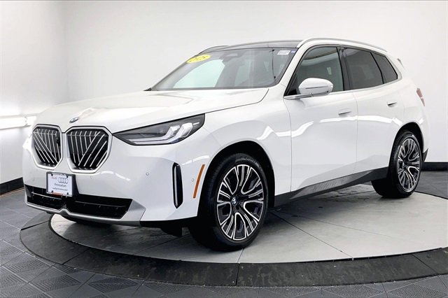 Used 2025 BMW X3 xDrive30i w/ Premium Package image 2