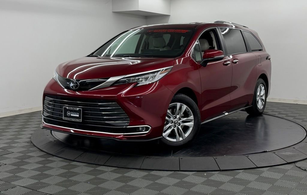 Used 2026 Toyota Sienna Limited FWD video 3