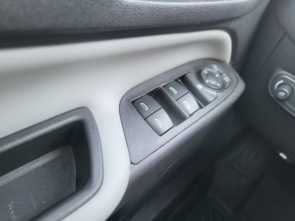 Used 2020 Chevrolet Equinox LS AWD/4WD image 28