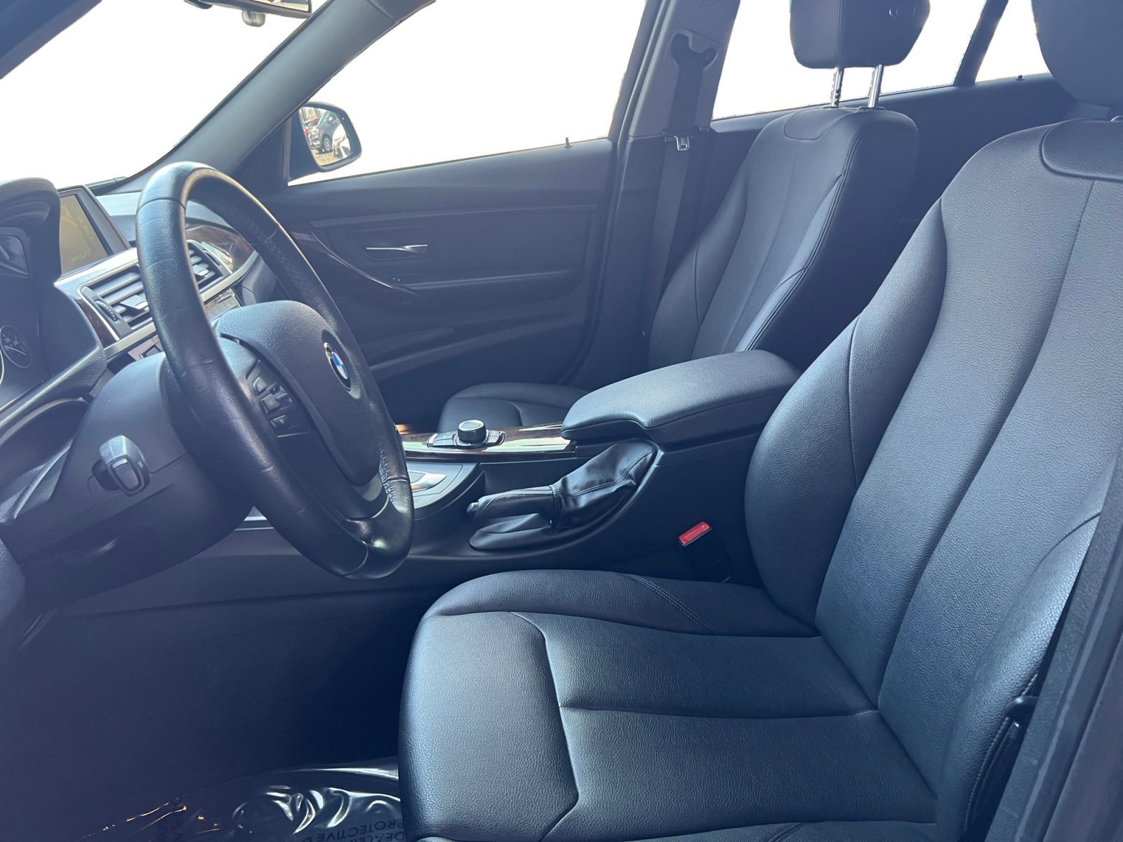 Used 2016 BMW 320i xDrive Sedan image 9