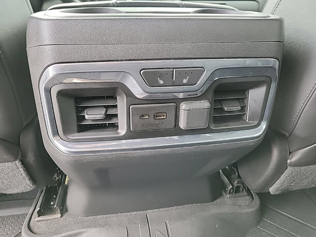 Used 2019 Chevrolet Silverado 1500 High Country w/ Technology Package AWD/4WD image 9