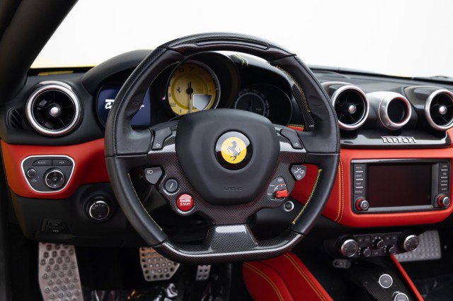 Used 2016 Ferrari California T image 12