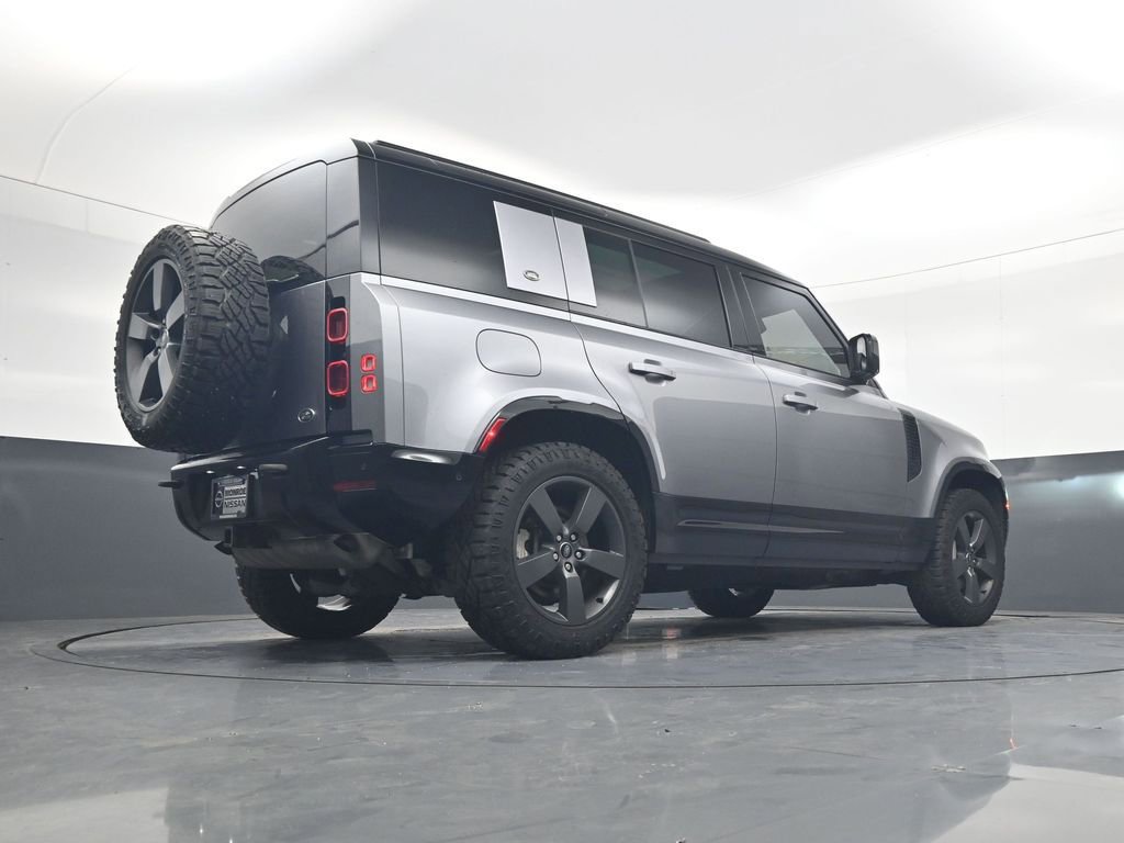 Used 2022 Land Rover Defender 110 X-Dynamic SE image 25