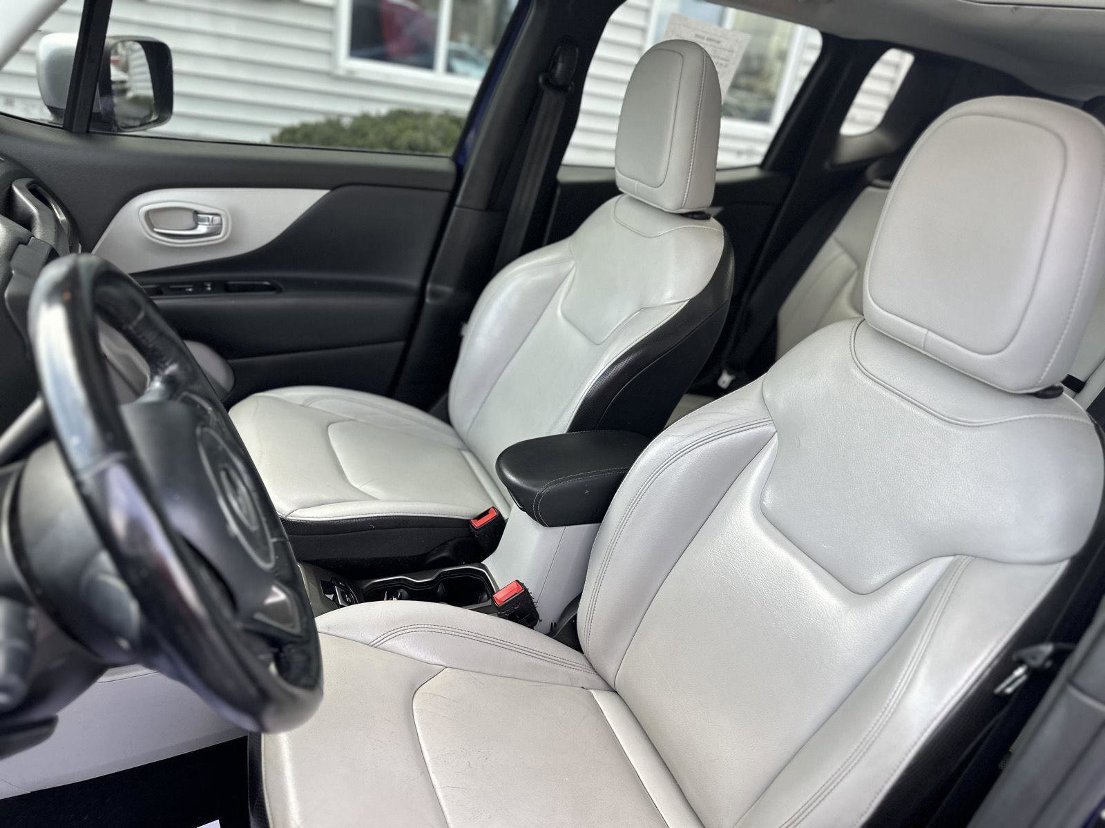 Used 2018 Jeep Renegade Limited w/ UConnect 8.4 Nav Group image 10