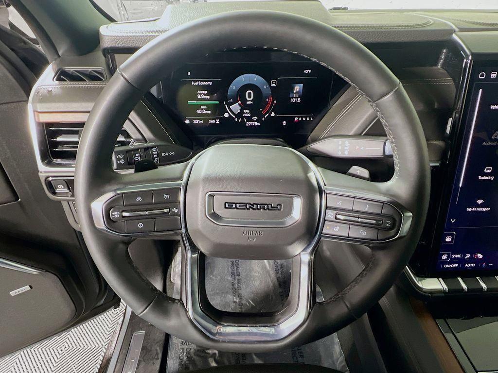 Used 2025 GMC Yukon XL Denali image 10