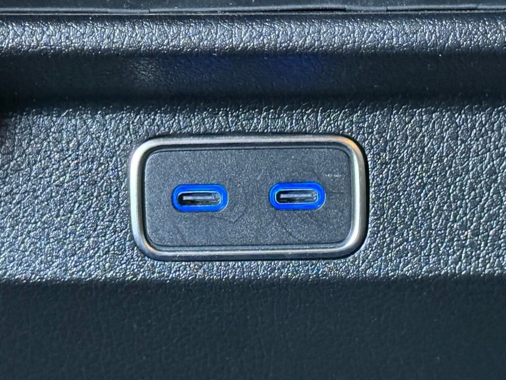 Used 2025 Mercedes-Benz GLS 450 4MATIC image 43