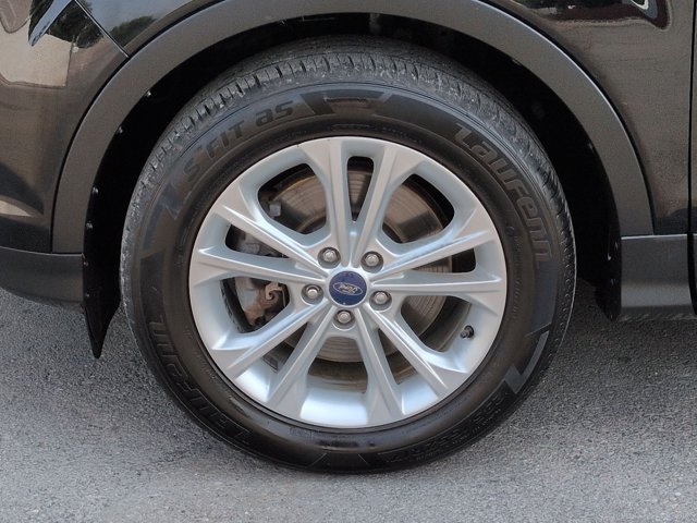 Used 2017 Ford Escape SE w/ SE Cold Weather Package AWD/4WD image 29