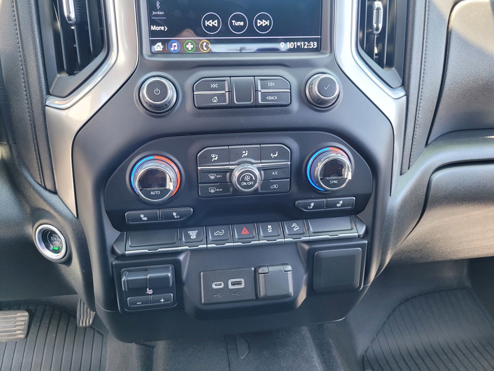 Used 2021 Chevrolet Silverado 2500 LT w/ Convenience Package AWD/4WD image 18