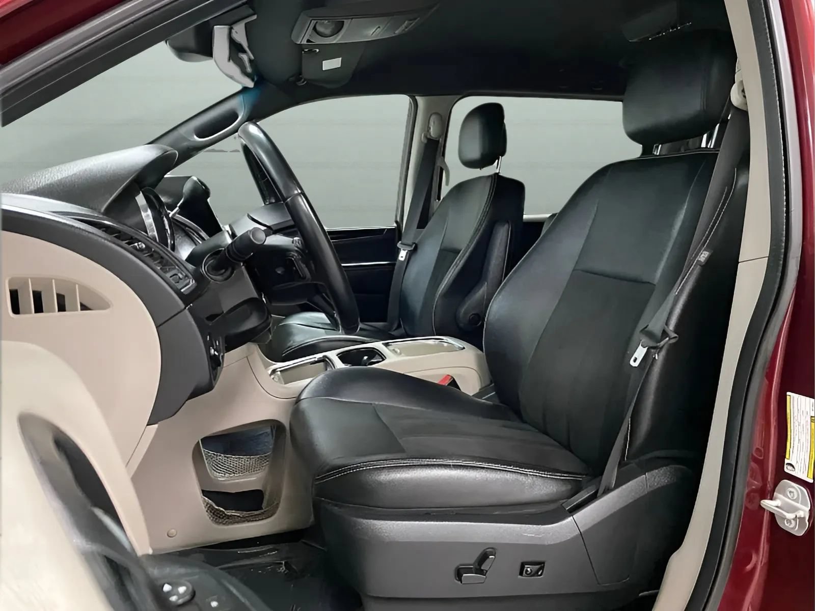 Used 2019 Dodge Grand Caravan SXT FWD image 10