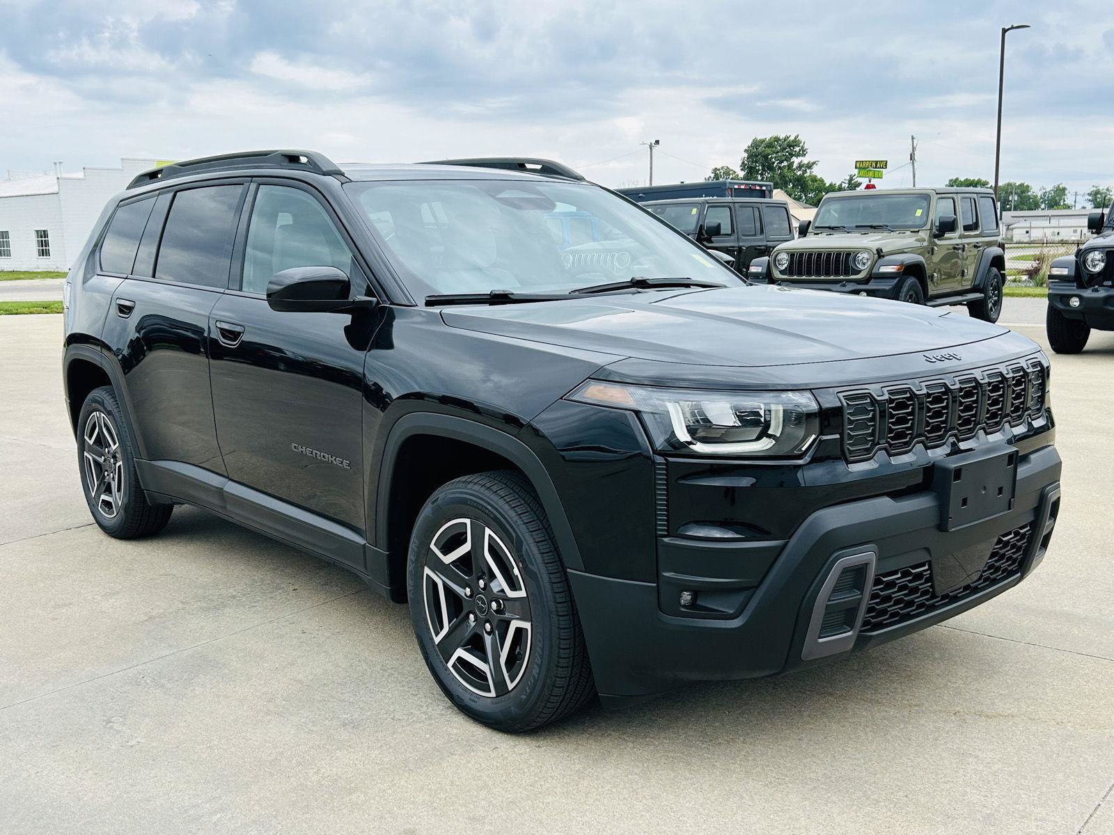 New 2026 Jeep Cherokee Laredo AWD/4WD image 2