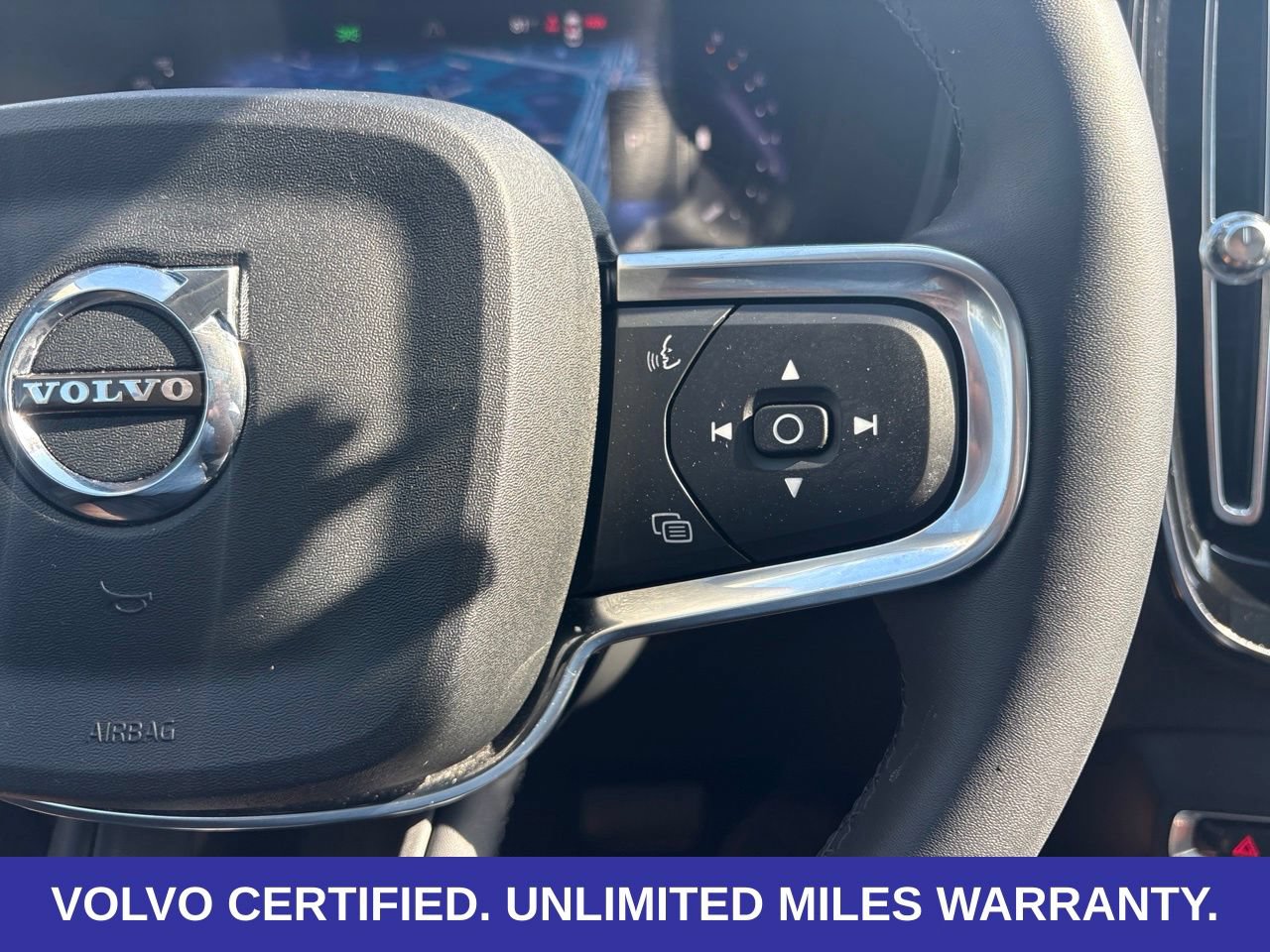 Certified 2023 Volvo XC40 B5 Plus w/ Driver Assist Package AWD/4WD image 26