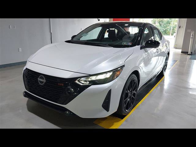 Used 2025 Nissan Sentra SR w/ SR Premium Package FWD image 18