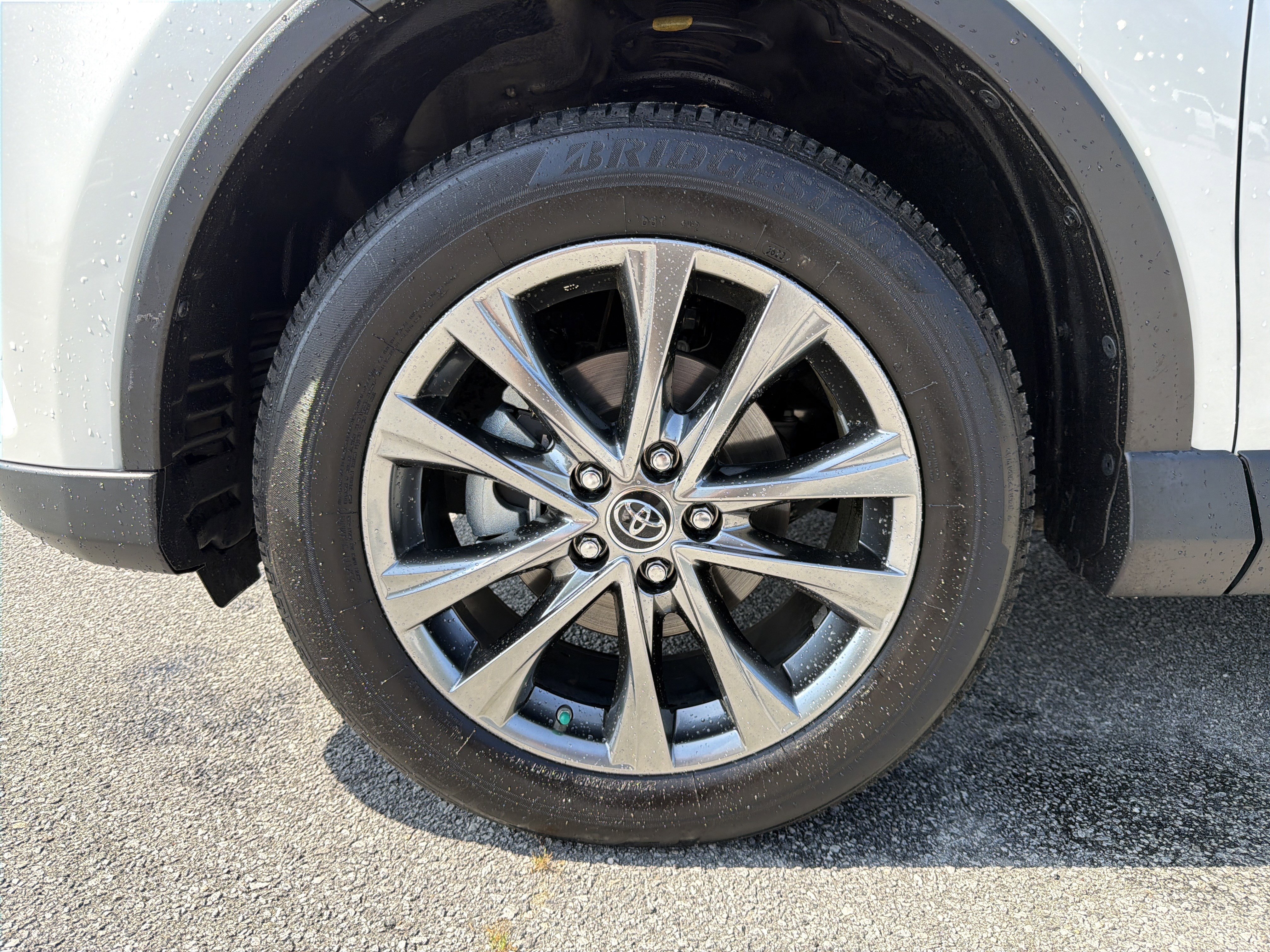 Used 2018 Toyota RAV4 Limited image 14