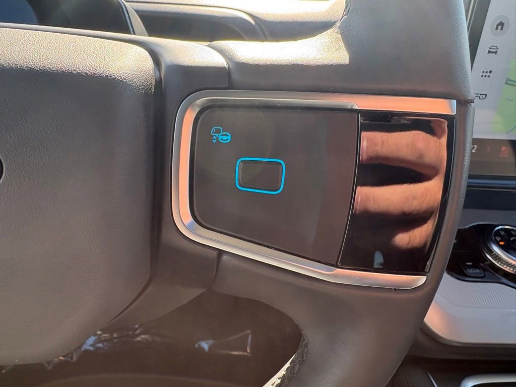 Certified 2025 Ford Expedition Active image 31