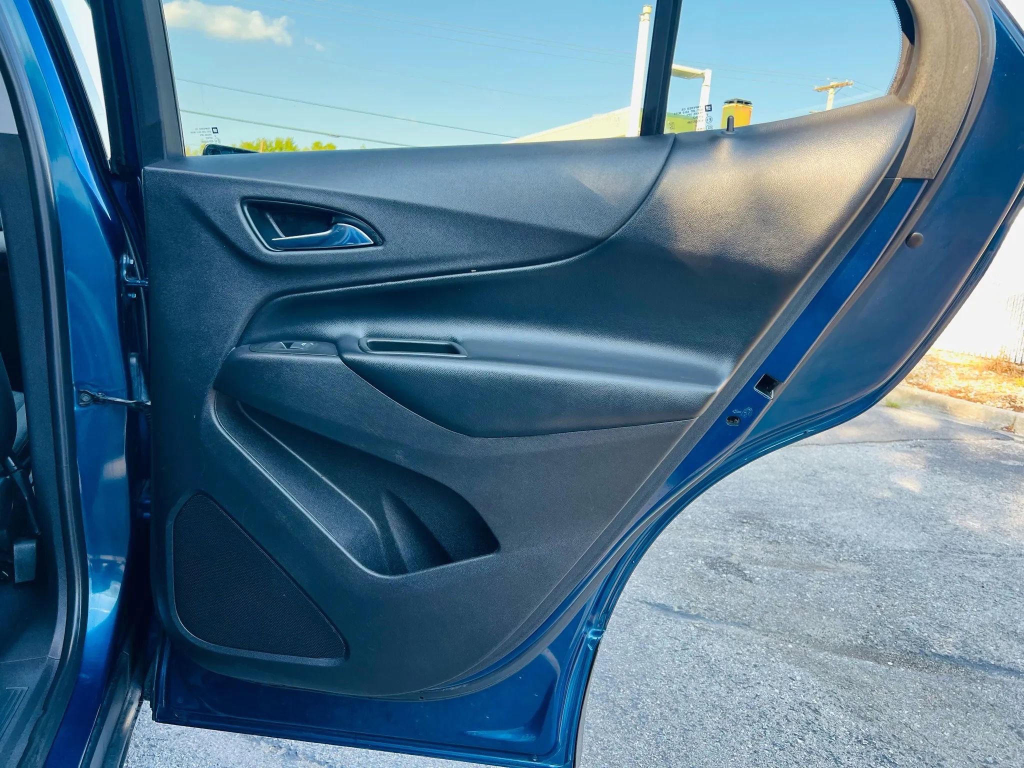 Used 2020 Chevrolet Equinox LT image 30