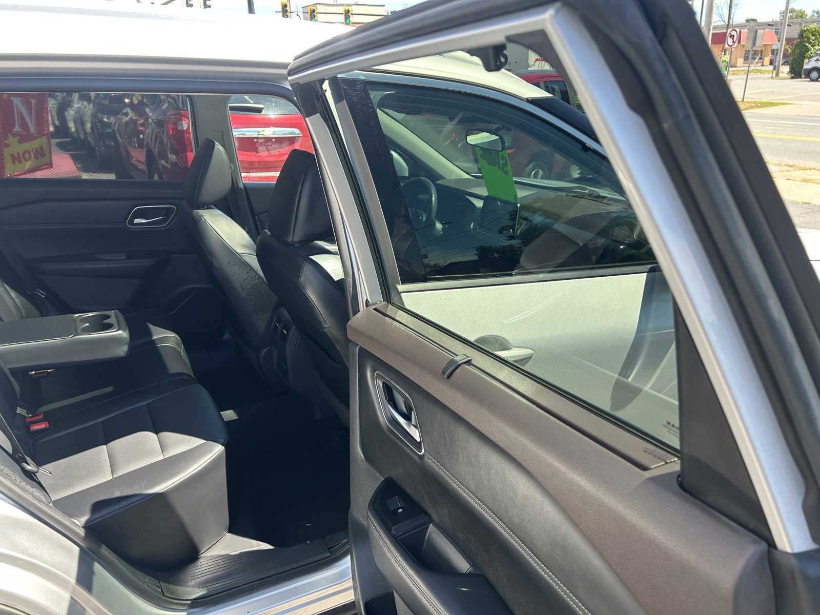 Used 2021 Nissan Rogue SV w/ Premium Package image 32