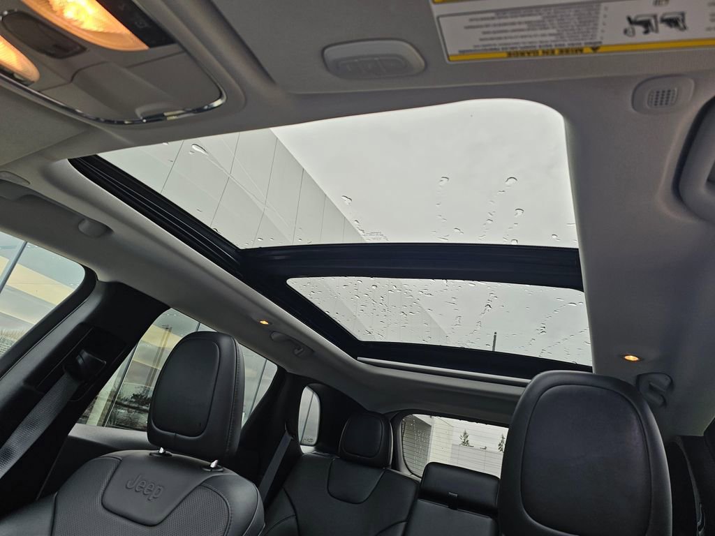 Used 2022 Jeep Cherokee Limited image 21