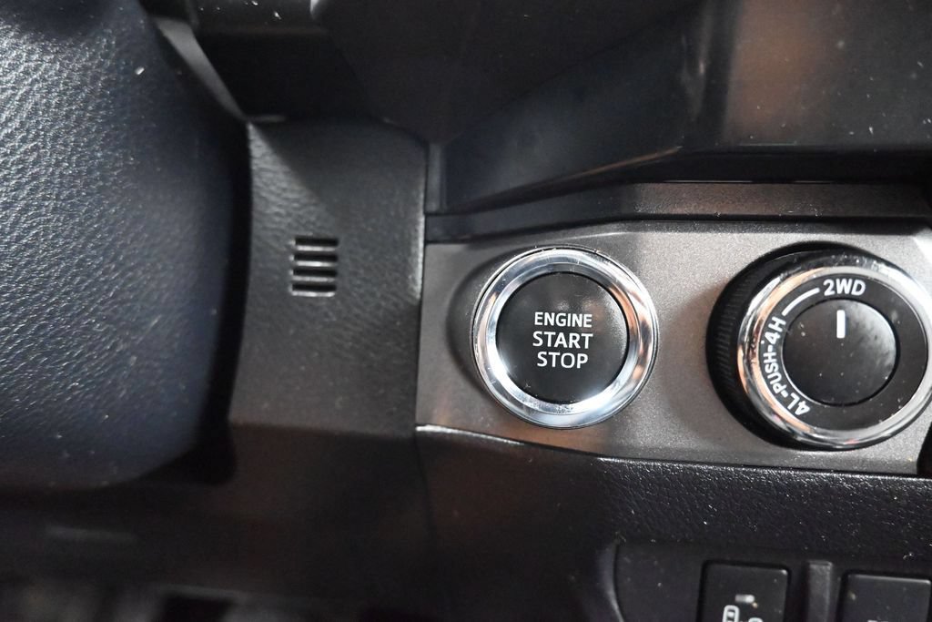 Used 2019 Toyota Tacoma TRD Off-Road AWD/4WD image 23