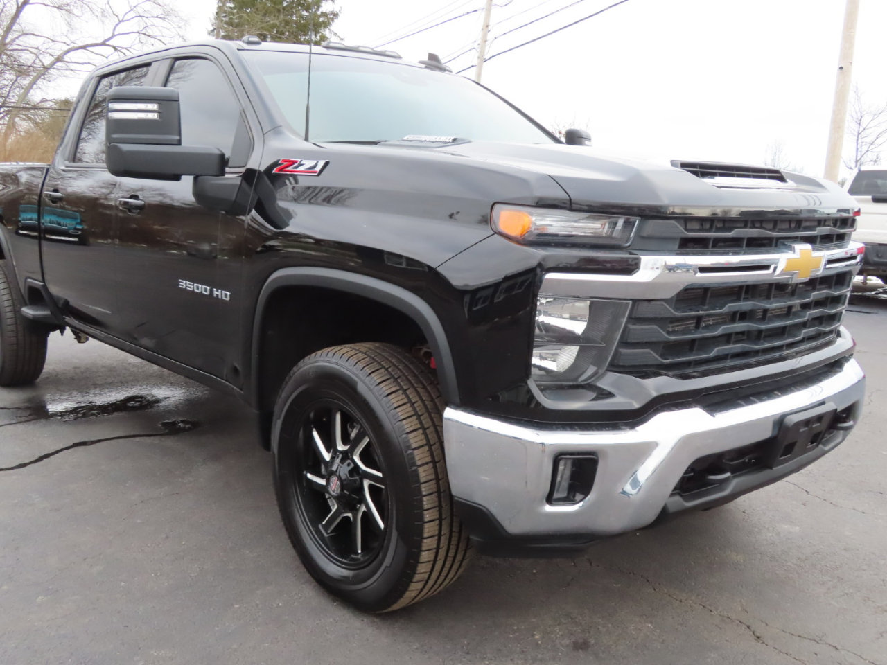 Used 2024 Chevrolet Silverado 3500 LT w/ Safety Package image 28