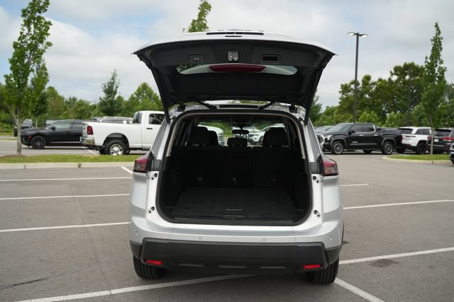 Used 2025 Nissan Rogue SV FWD image 17