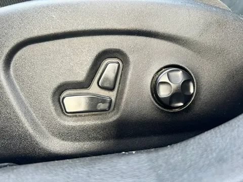 Used 2015 Chrysler 200 Limited w/ Convenience Group FWD image 15