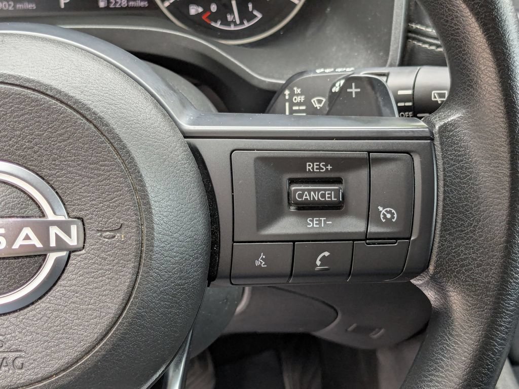 Used 2023 Nissan Rogue S AWD/4WD image 17
