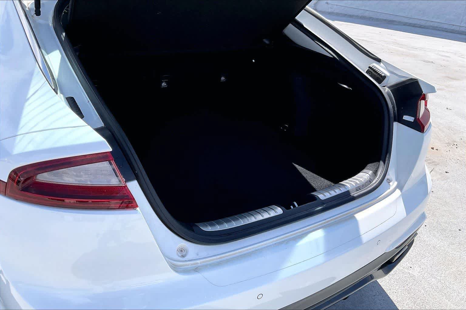 Used 2018 Kia Stinger Premium RWD image 18