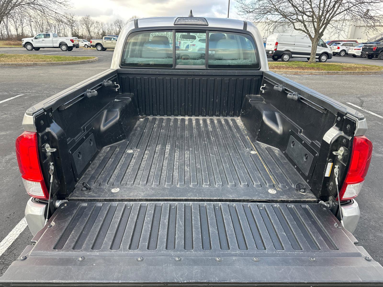 Used 2017 Toyota Tacoma SR image 15