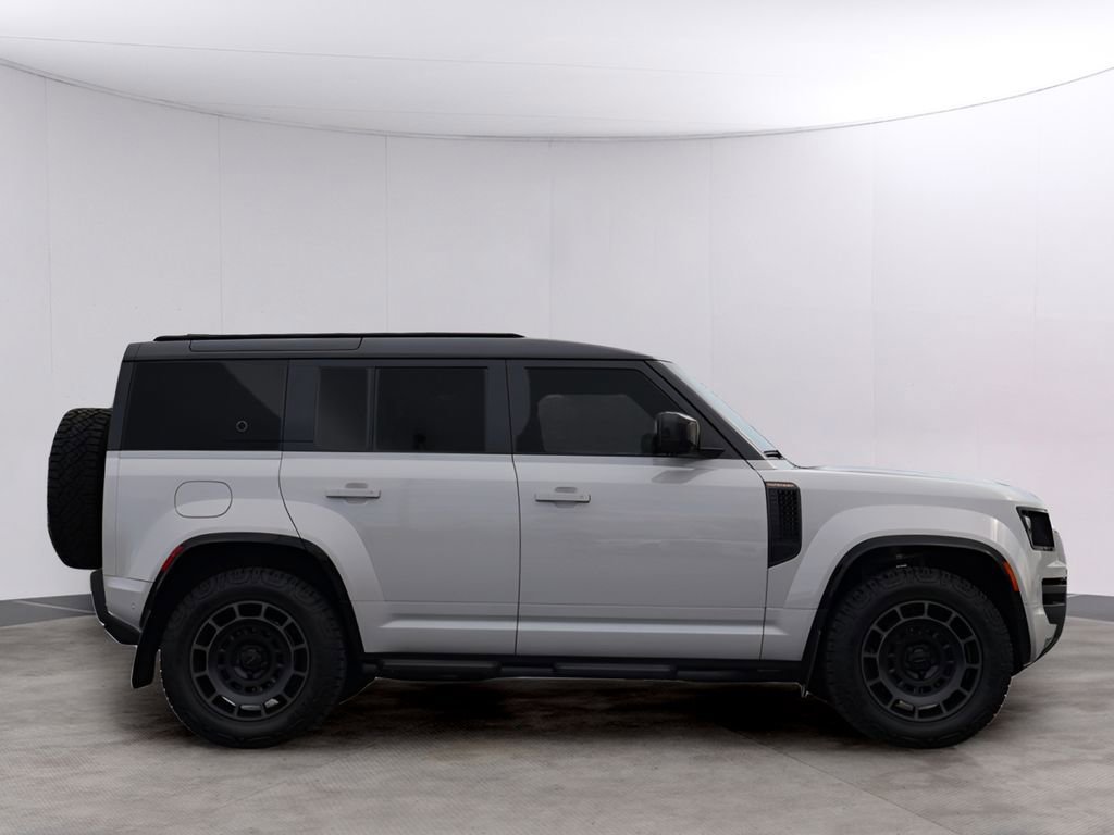 Certified 2026 Land Rover Defender 110 AWD/4WD image 4