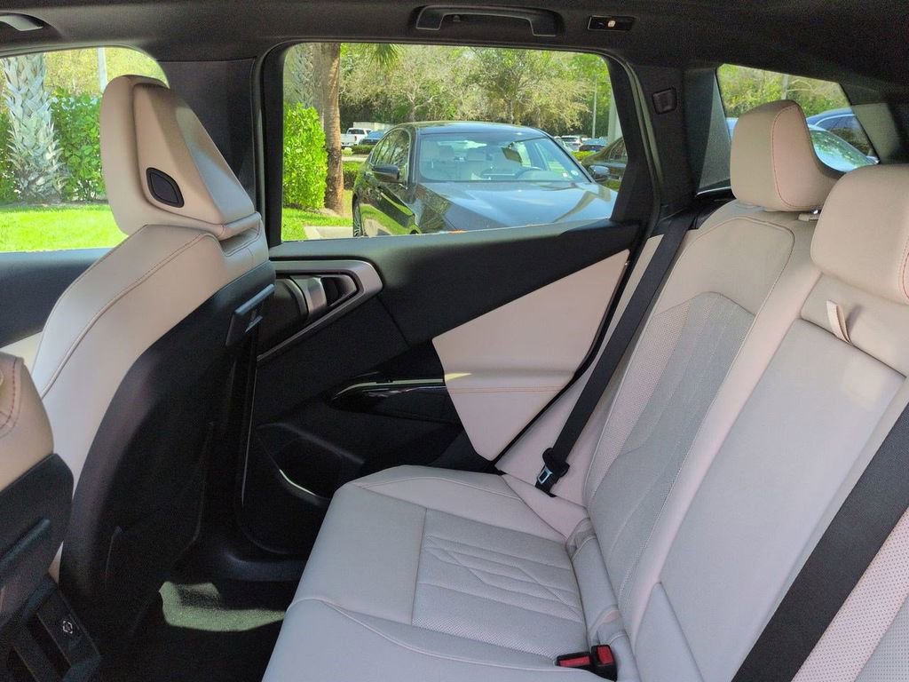 New 2026 BMW X3 xDrive30 w/ Premium Package image 14