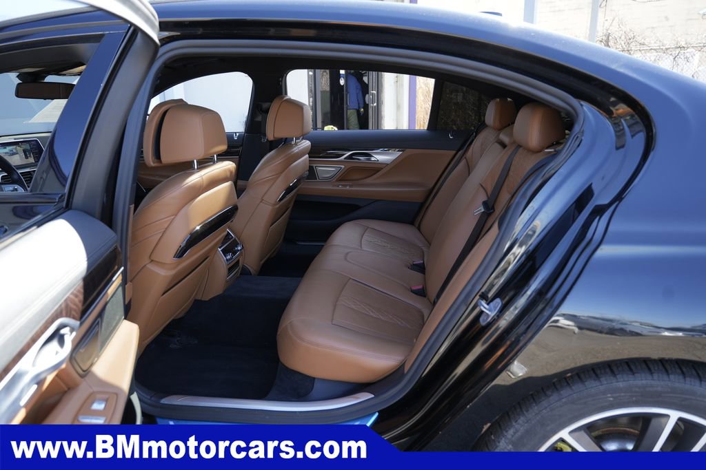 Used 2020 BMW 750i xDrive w/ Cold Weather Package AWD/4WD image 28