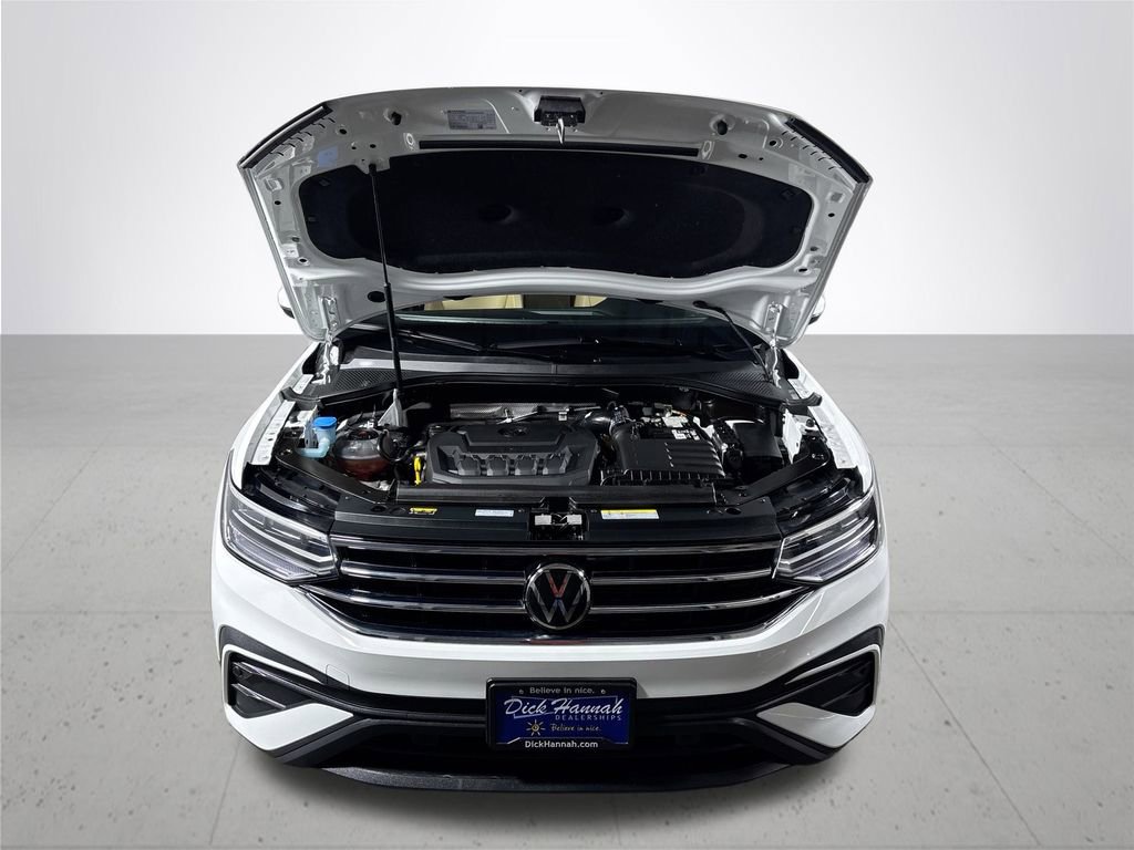 Certified 2024 Volkswagen Tiguan SE image 21