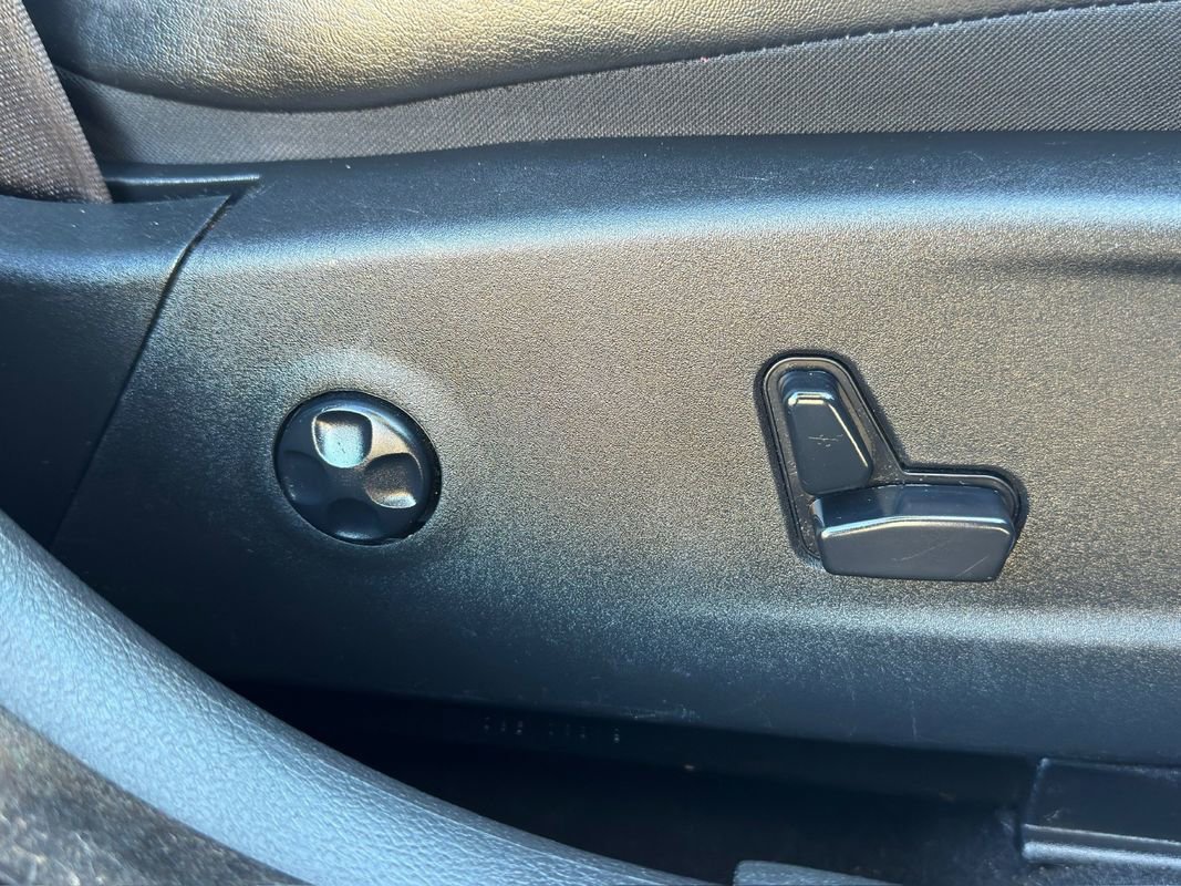 Used 2019 Chrysler 300 S image 21