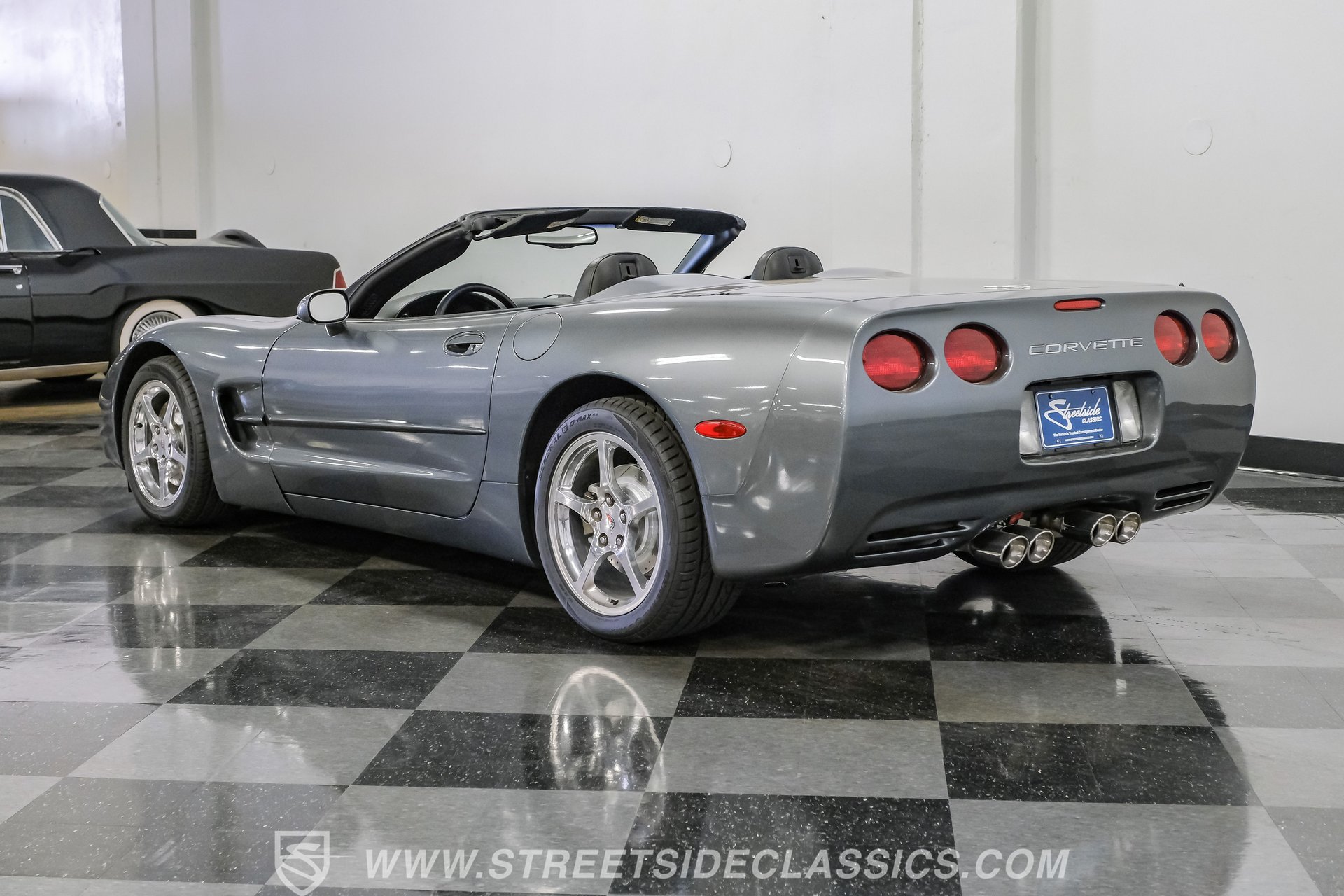Used 2003 Chevrolet Corvette Convertible w/ Preferred Equipment Group1 RWD image 9