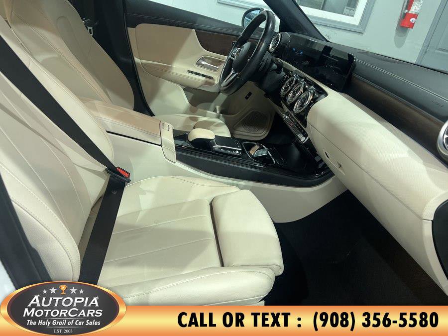 Used 2023 Mercedes-Benz CLA 250 4MATIC image 11