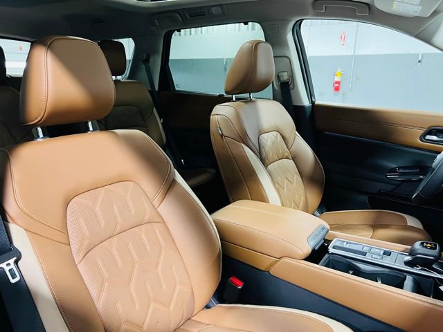 New 2026 Nissan Pathfinder Platinum image 36